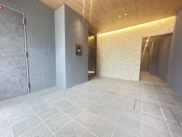 2/5 エントランス