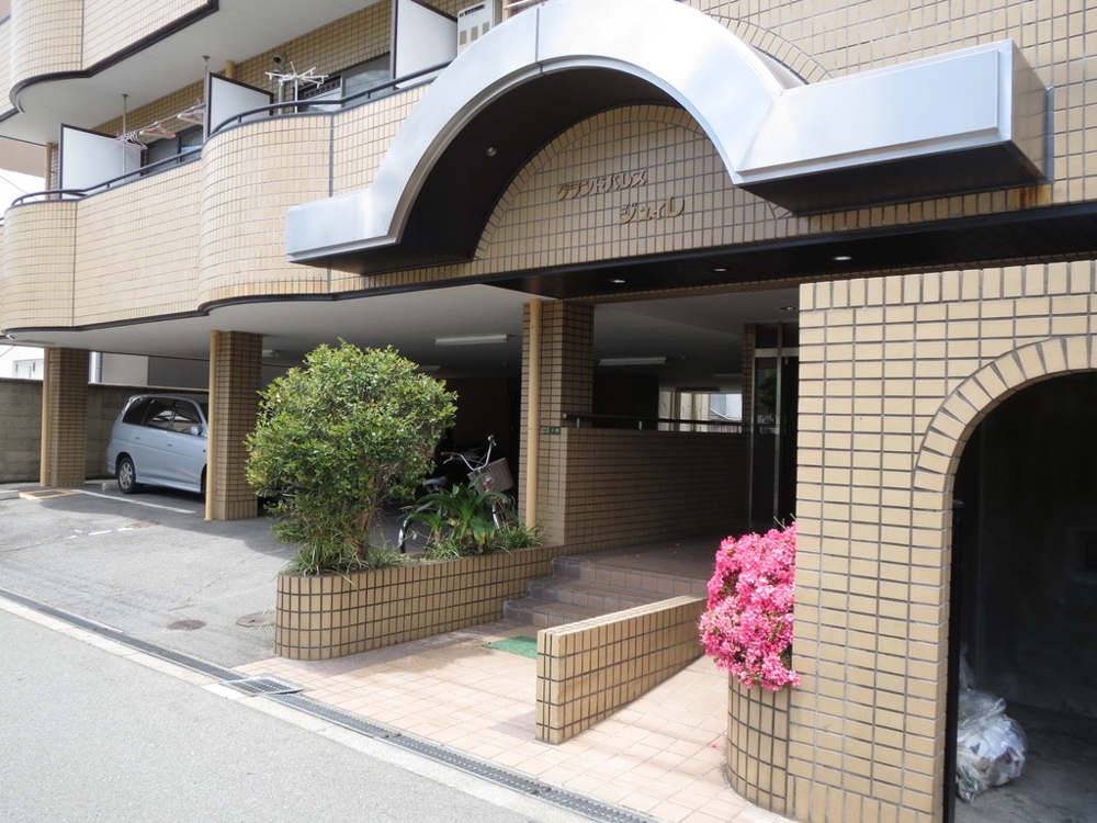 2/4 エントランス