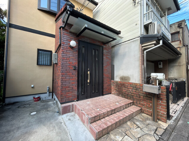 28/30 エントランス