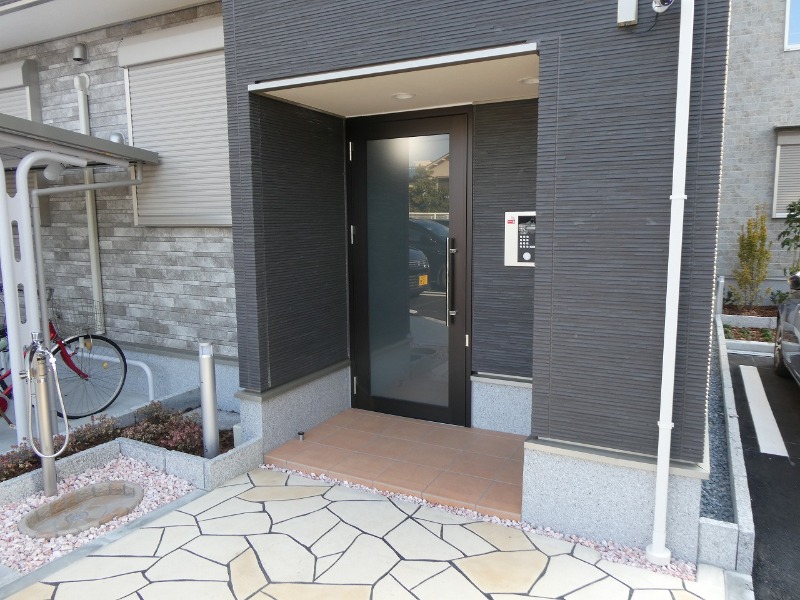 24/30 エントランス