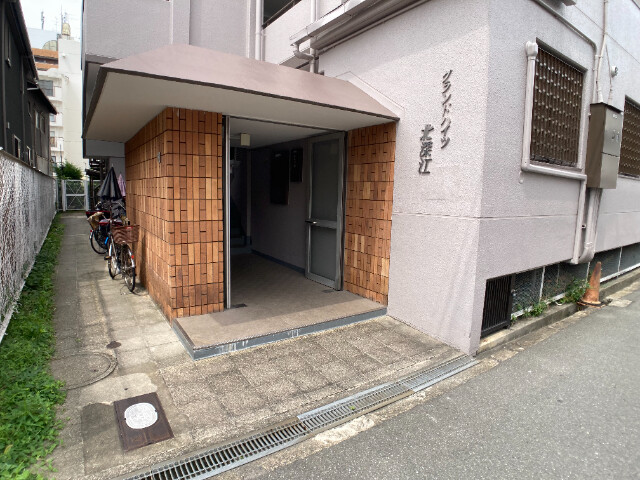 28/30 エントランス