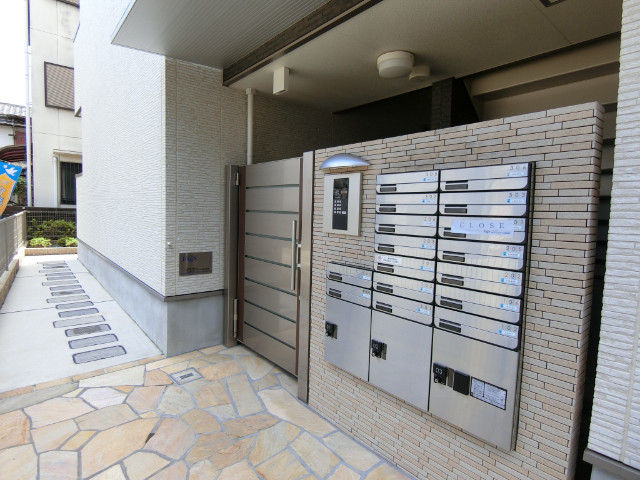 28/30 エントランス