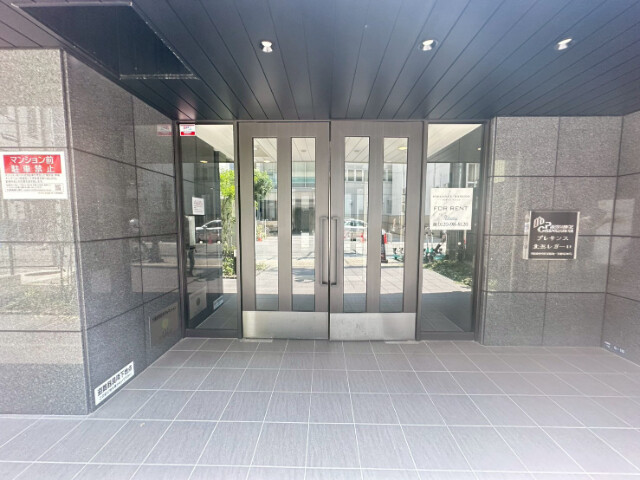 26/30 エントランス