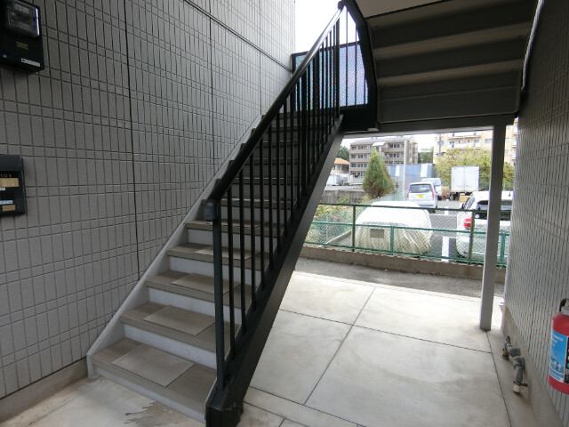 24/30 エントランス