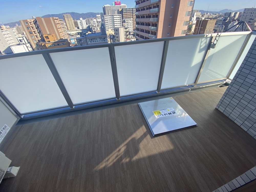 23/30 バルコニー