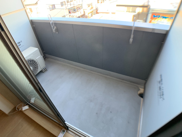 23/30 バルコニー