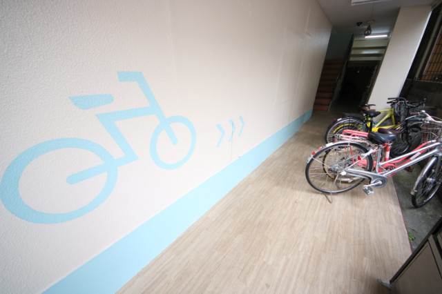 24/30 エントランス