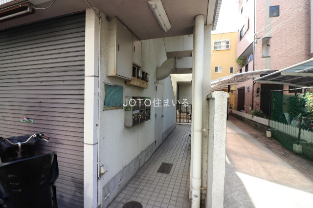 30/30 エントランス