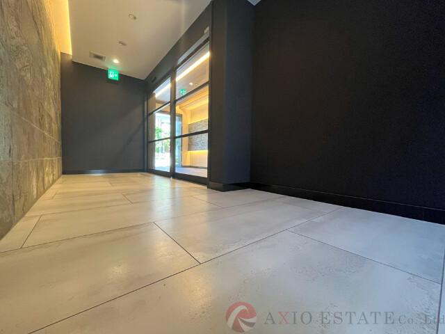 28/30 エントランス