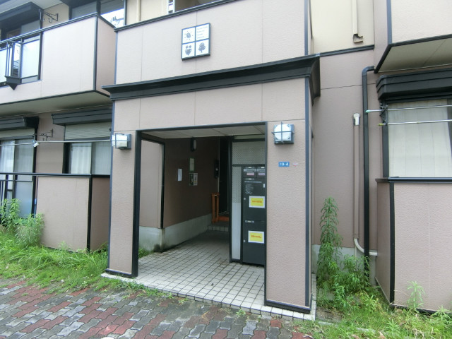 27/30 エントランス