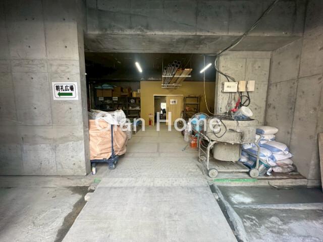 25/30 エントランス