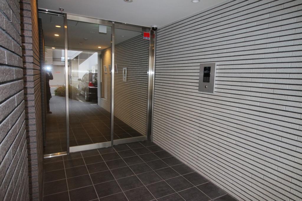 25/30 エントランス