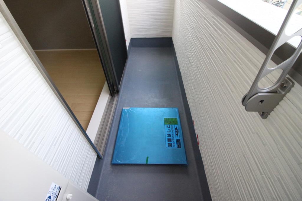 23/30 バルコニー