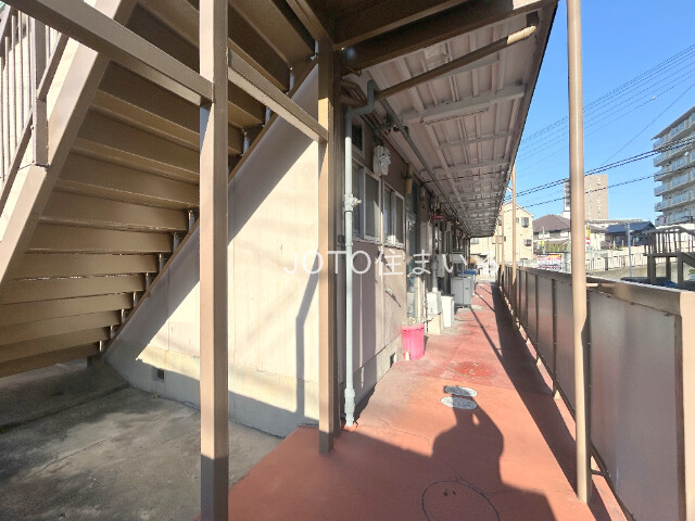 24/30 エントランス