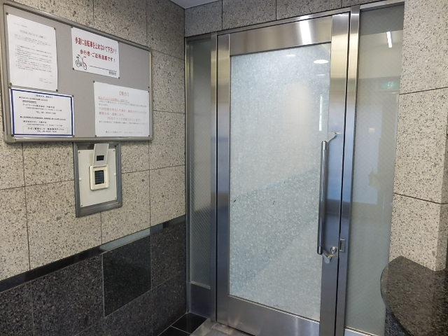 26/30 エントランス