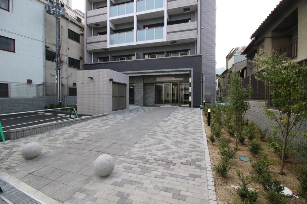 25/30 エントランス