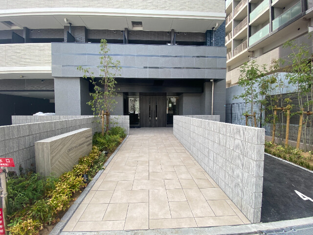 25/30 エントランス