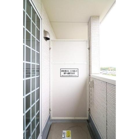 16/27 バルコニー