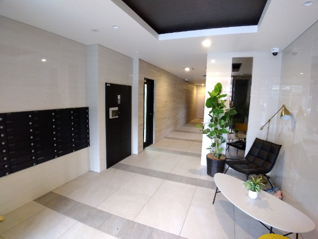 25/30 エントランス