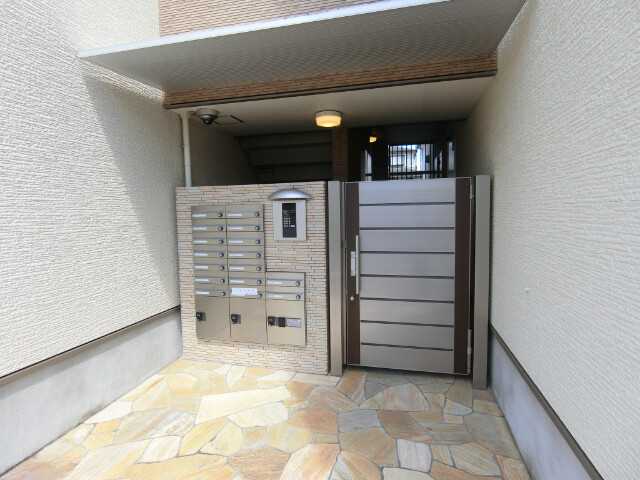 26/30 エントランス