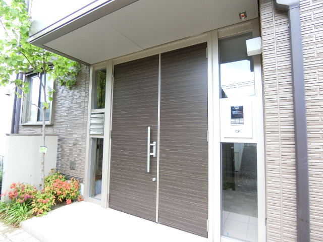 26/30 エントランス