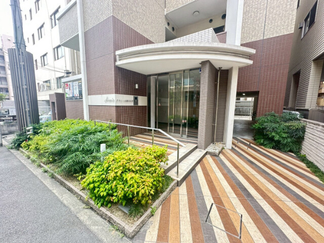 2/4 エントランス