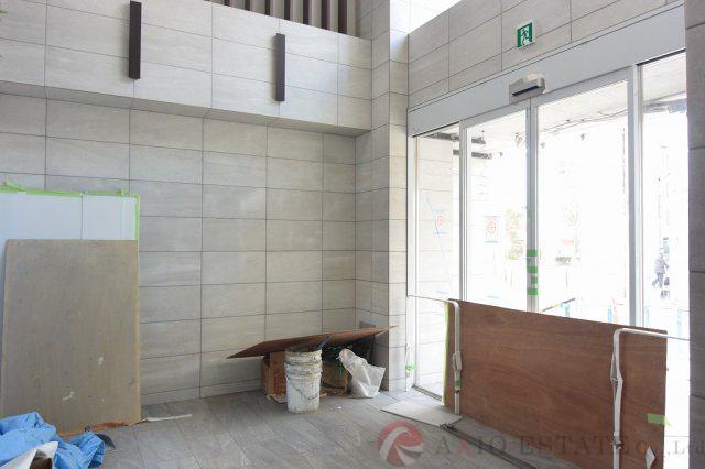 25/27 エントランス