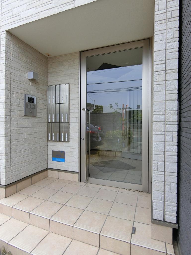 26/30 エントランス