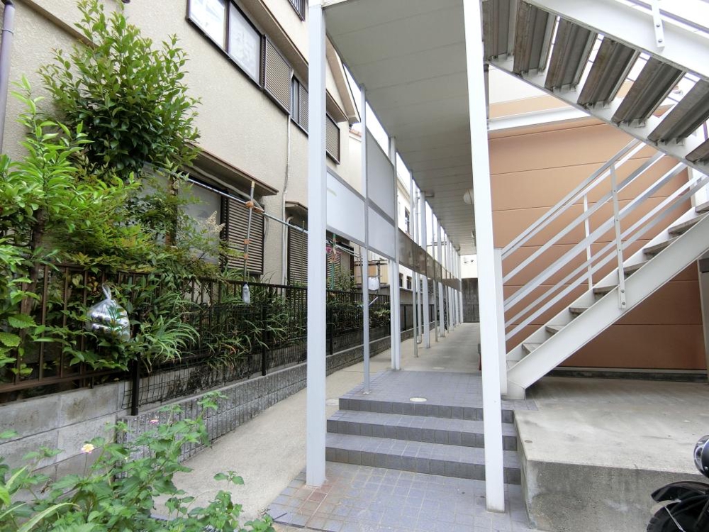 26/30 エントランス