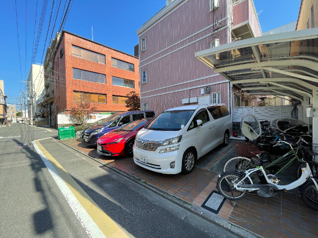 26/27 駐車場