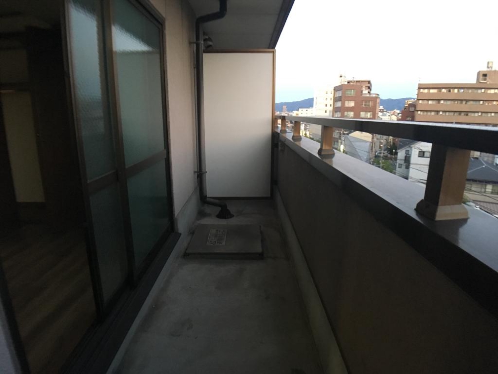 25/30 バルコニー
