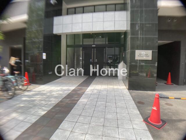 30/30 エントランス