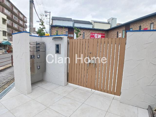 28/30 エントランス