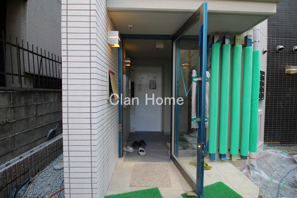 28/30 エントランス