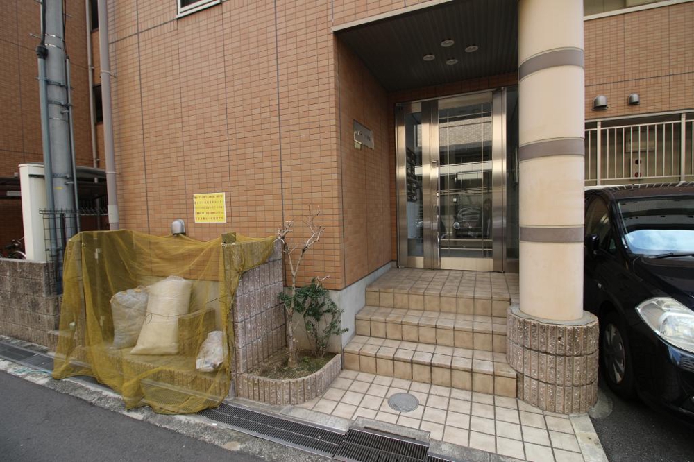 2/5 エントランス