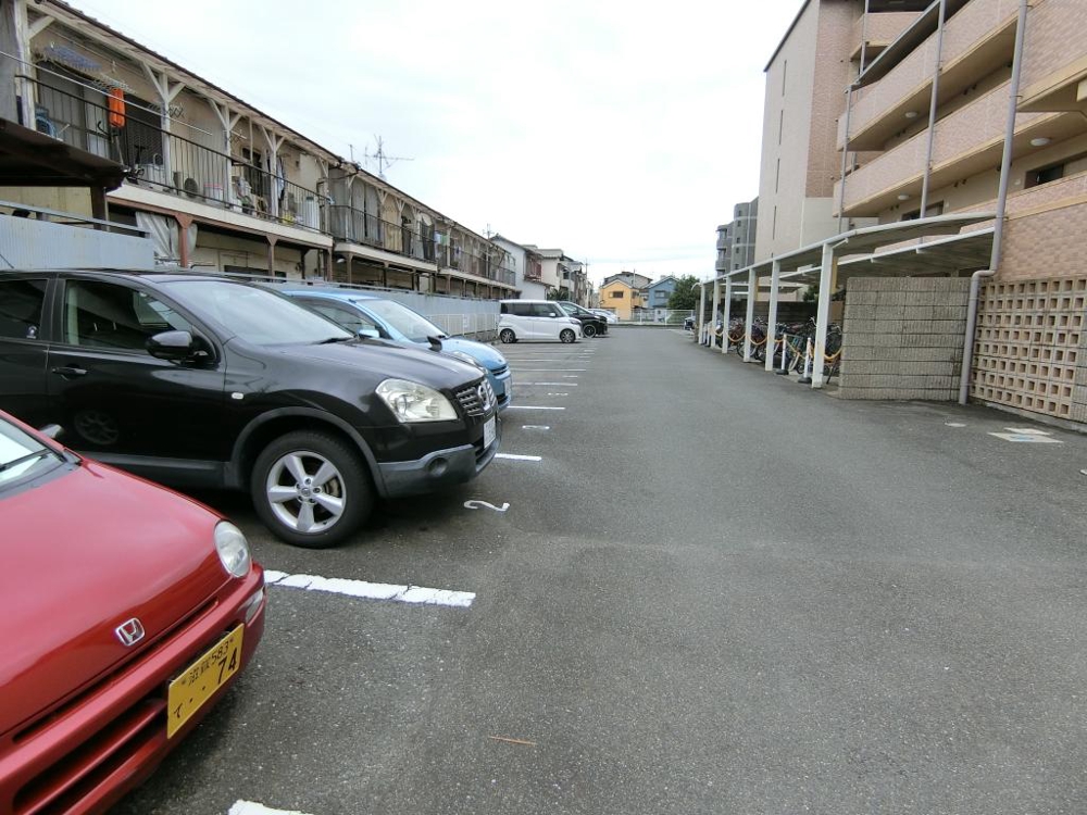 26/30 駐車場