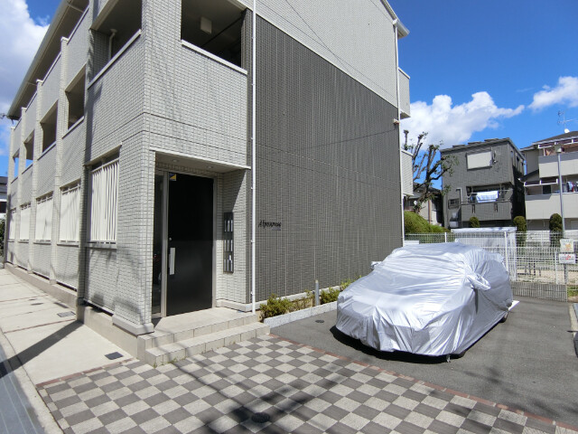 27/30 エントランス