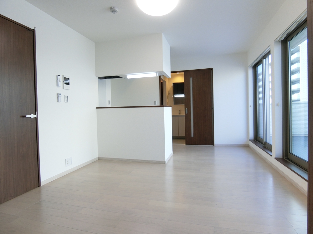 23/30 エントランス