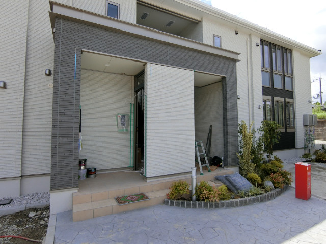 26/30 エントランス