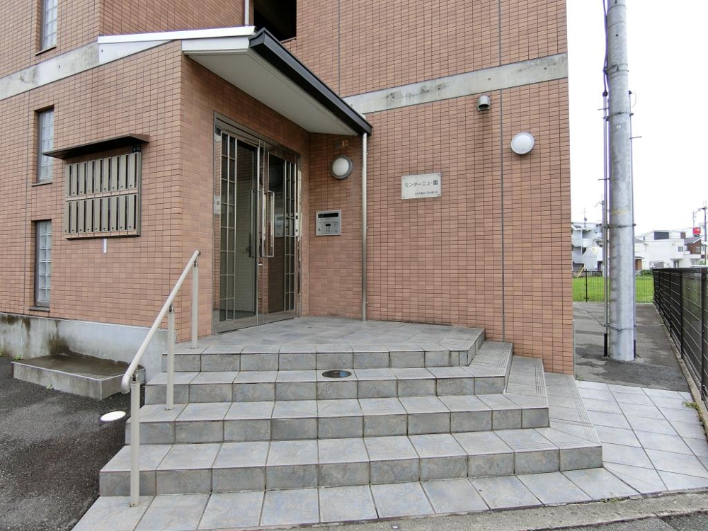 3/8 エントランス