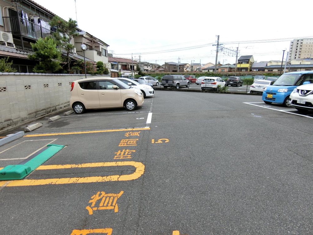 26/30 駐車場