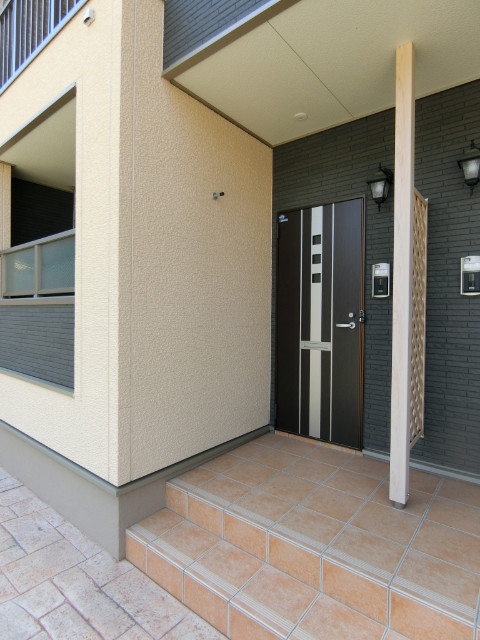 23/30 エントランス