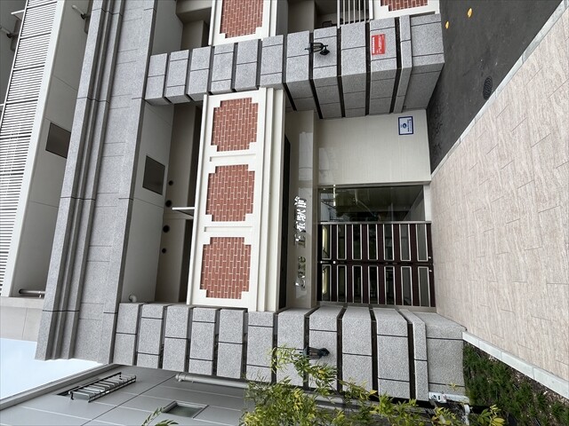 2/5 エントランス