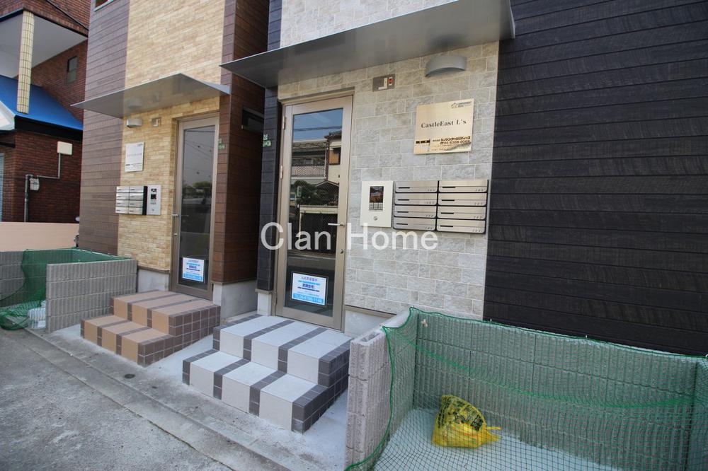 23/30 エントランス