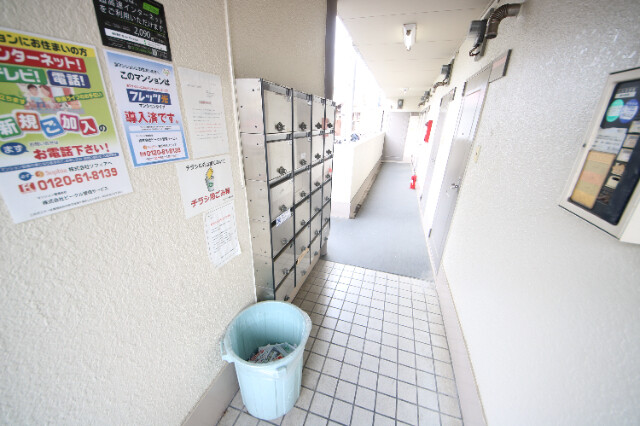 28/30 エントランス