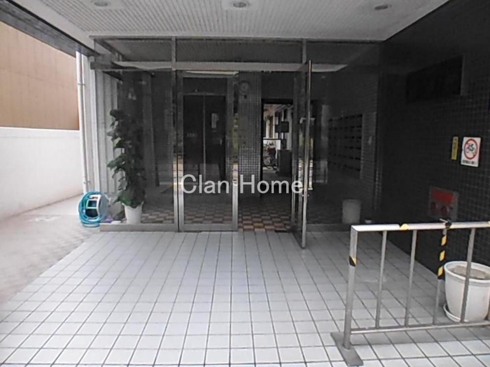 2/4 エントランス