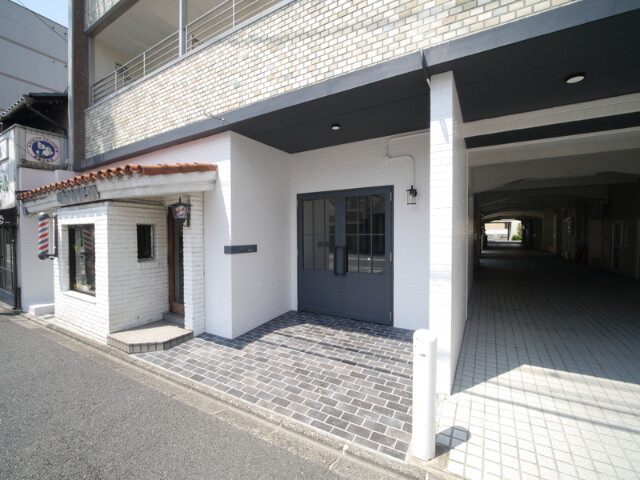 14/15 エントランス