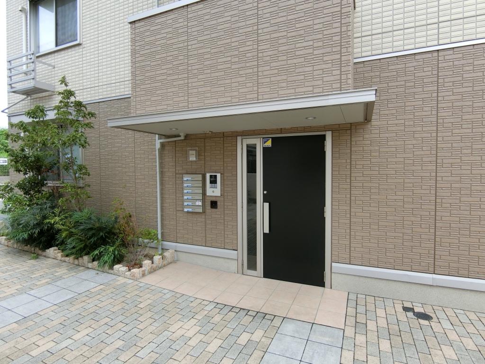 26/30 エントランス