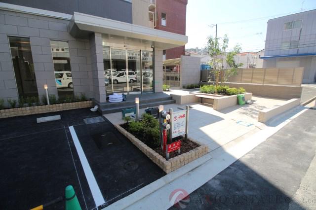 22/27 エントランス