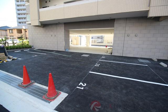 23/27 駐車場